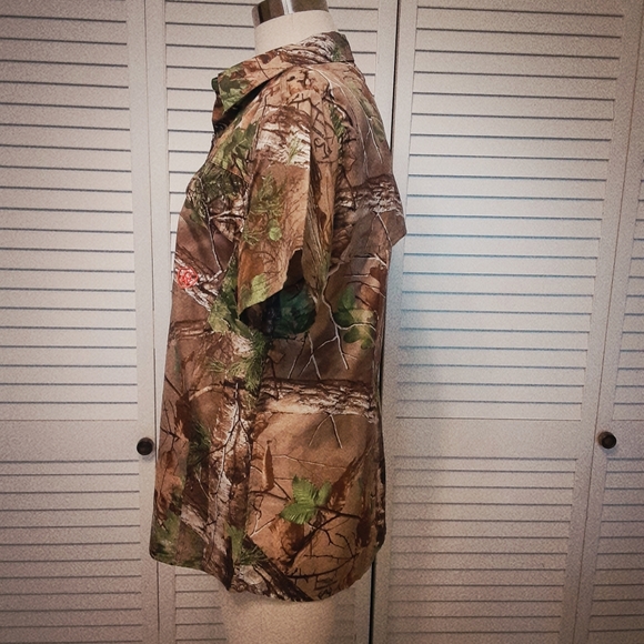 Camouflage Dura-Cool Technology Scotchguard Protect Button Down Top - Picture 4 of 16